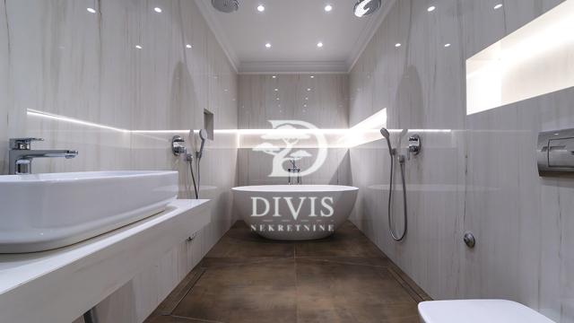 Stan, četvorosoban, Prodaja, 228m2, Stojana Protića