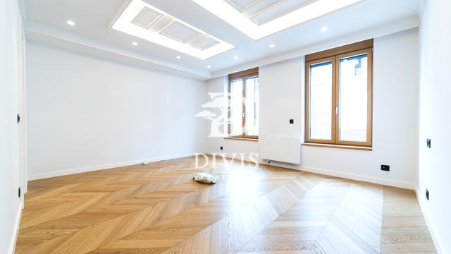 Stan, četvorosoban, Prodaja, 228m2, Stojana Protića