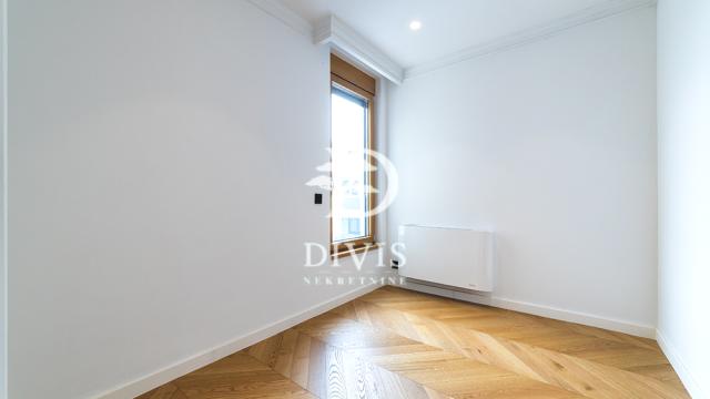 Stan, četvorosoban, Prodaja, 228m2, Stojana Protića