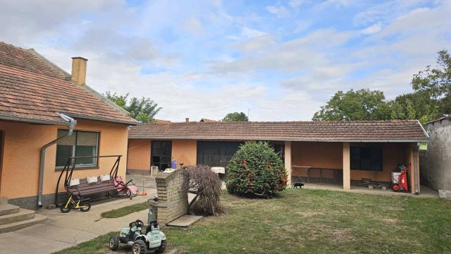 Kuća, Petosoban i veći, Prodaja, 270m2, Svetosavska