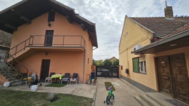 Kuća, Petosoban i veći, Prodaja, 270m2, Svetosavska