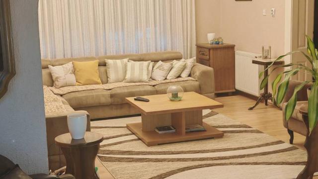 Kuća, Petosoban i veći, Prodaja, 270m2, Svetosavska