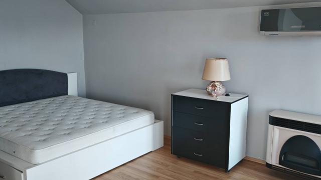 Kuća, Petosoban i veći, Prodaja, 270m2, Svetosavska