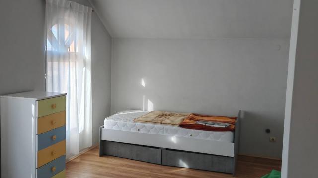 Kuća, Petosoban i veći, Prodaja, 270m2, Svetosavska