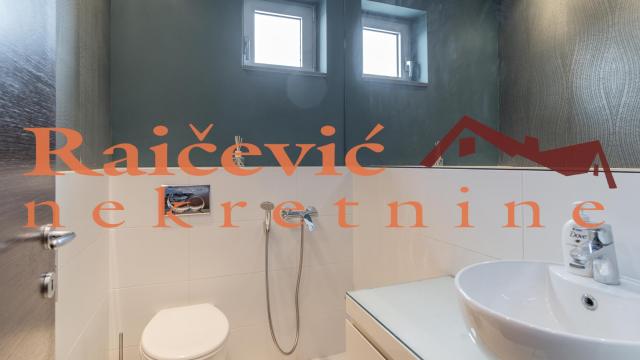 Stan, Petosoban, Prodaja, 160m2, Crveni krst, Vračar, Vilovskog