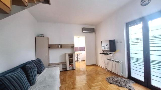 Kuća, četvorosoban, Prodaja, 108m2, Učiteljsko naselje, Zvezdara, Uciteljsko Naselje