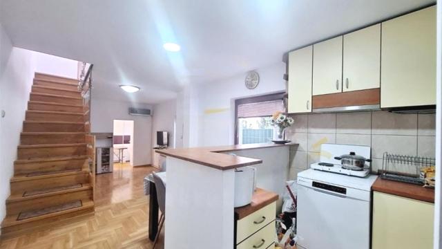 Kuća, četvorosoban, Prodaja, 108m2, Učiteljsko naselje, Zvezdara, Uciteljsko Naselje