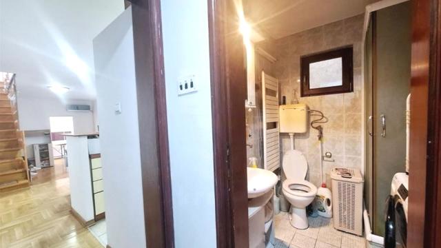 Kuća, četvorosoban, Prodaja, 108m2, Učiteljsko naselje, Zvezdara, Uciteljsko Naselje