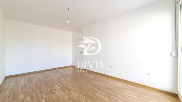 Stan, četvorosoban, Prodaja, 106m2, Gandijeva