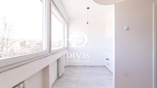 Stan, četvorosoban, Prodaja, 106m2, Gandijeva