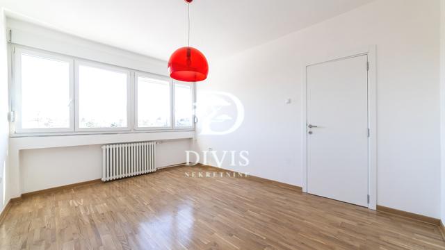 Stan, četvorosoban, Prodaja, 106m2, Gandijeva