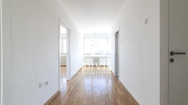 Stan, četvorosoban, Prodaja, 106m2, Gandijeva