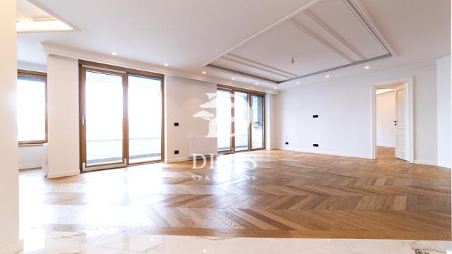 Stan, Trosoban, Prodaja, 198m2, Stojana Protića