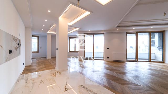 Stan, Trosoban, Prodaja, 198m2, Stojana Protića