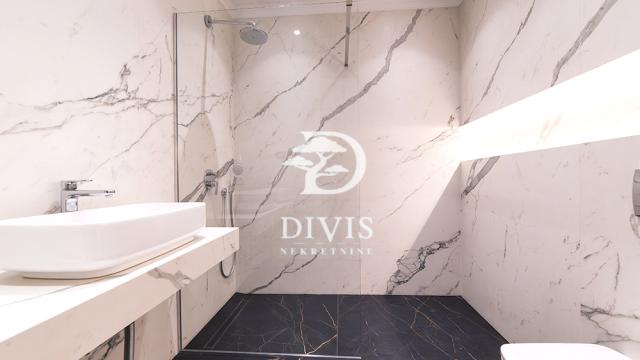 Stan, Trosoban, Prodaja, 198m2, Stojana Protića