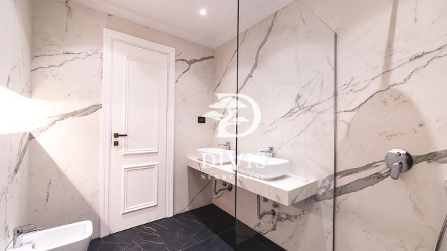 Stan, Trosoban, Prodaja, 198m2, Stojana Protića