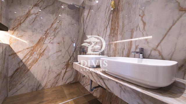 Stan, Trosoban, Prodaja, 198m2, Stojana Protića