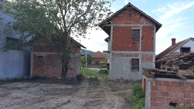 Kuća, Petosoban i veći, Prodaja, 294m2, Majur, Okolno mesto, Majur