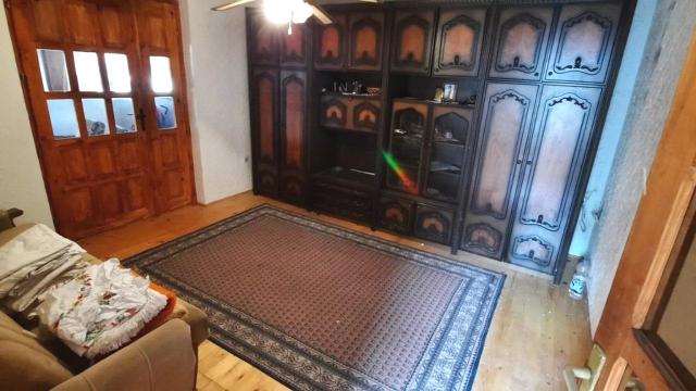 Kuća, Petosoban i veći, Prodaja, 294m2, Majur, Okolno mesto, Majur