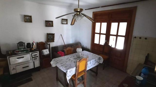 Kuća, Petosoban i veći, Prodaja, 294m2, Majur, Okolno mesto, Majur