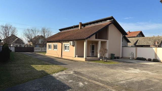 Kuća, četvorosoban, Prodaja, 129m2, Kukujevci, Okolno mesto, Kukujevci