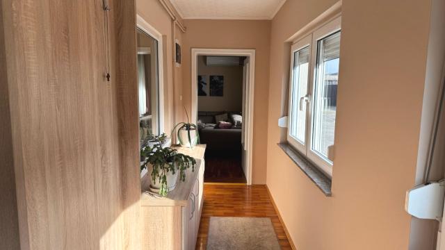 Kuća, četvorosoban, Prodaja, 129m2, Kukujevci, Okolno mesto, Kukujevci