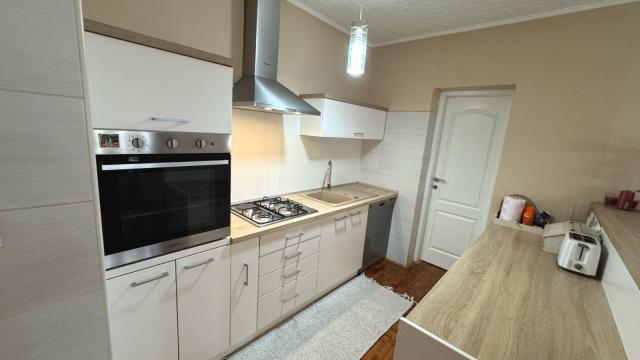 Kuća, četvorosoban, Prodaja, 129m2, Kukujevci, Okolno mesto, Kukujevci