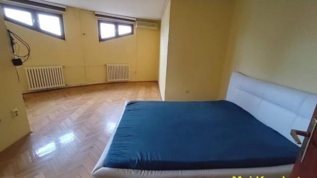 Stan, četvorosoban, Izdavanje, 160m2, Palata pravde, Savski venac, Durmitorska