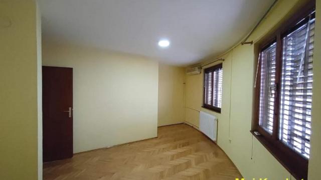 Stan, četvorosoban, Izdavanje, 160m2, Palata pravde, Savski venac, Durmitorska