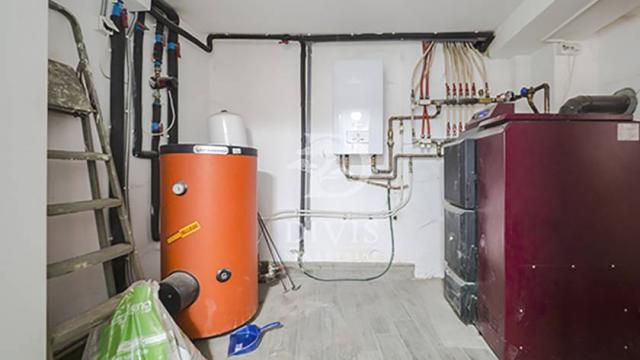 Stan, Petosoban i veći, Izdavanje, 252m2, Dinarska