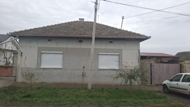 Kuća, Trosoban, Prodaja, 90m2, Novi Becej