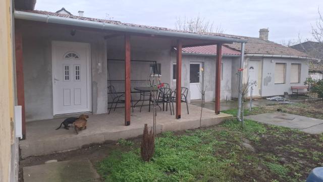 Kuća, Trosoban, Prodaja, 90m2, Novi Becej