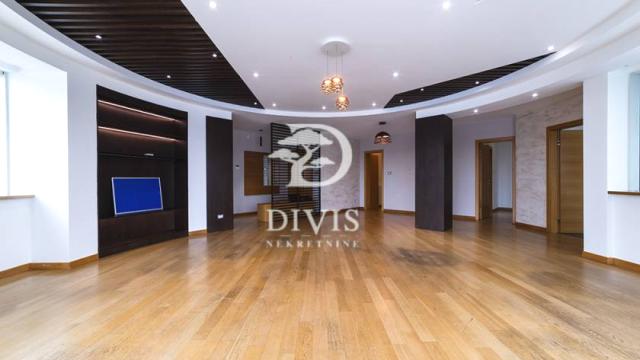 Stan, Petosoban, Prodaja, 195m2, Milentija Popovića