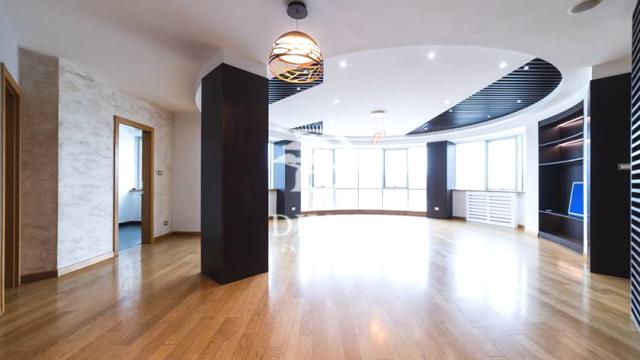 Stan, Petosoban, Prodaja, 195m2, Milentija Popovića