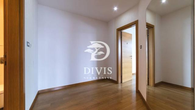 Stan, Petosoban, Prodaja, 195m2, Milentija Popovića