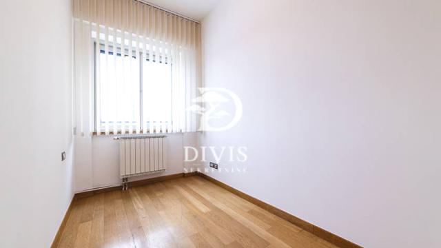 Stan, Petosoban, Prodaja, 195m2, Milentija Popovića