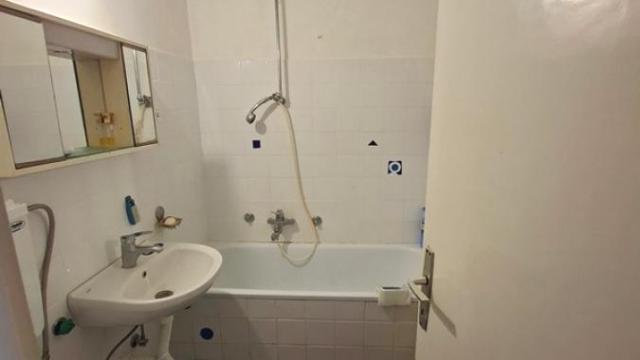 Stan, Trosoban, Prodaja, 77m2, Novo Skojevsko naselje, Rakovica, Luke Vojvodića