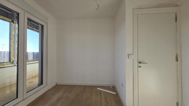 Stan, Trosoban, Prodaja, 85m2, Živka Petrovića