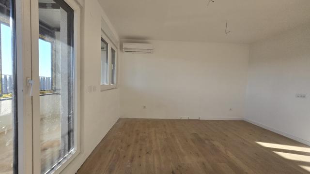 Stan, Trosoban, Prodaja, 85m2, Živka Petrovića