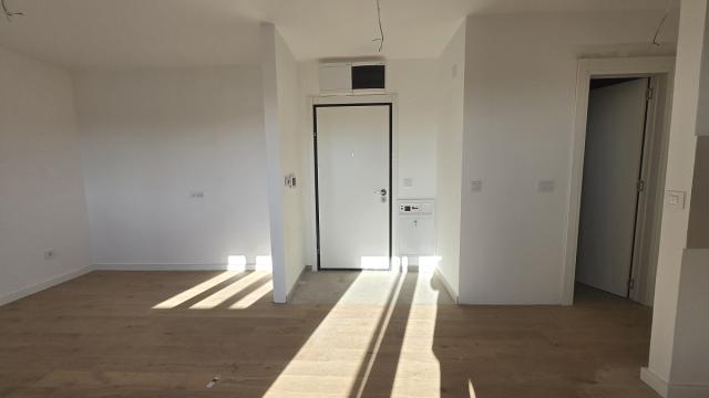 Stan, Trosoban, Prodaja, 85m2, Živka Petrovića