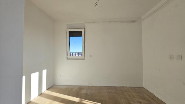 Stan, Trosoban, Prodaja, 85m2, Živka Petrovića