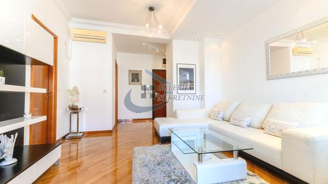 Stan, Dvosoban, Prodaja, 62m2, Karadjordjev park, Vračar, Internacionalnih brigada