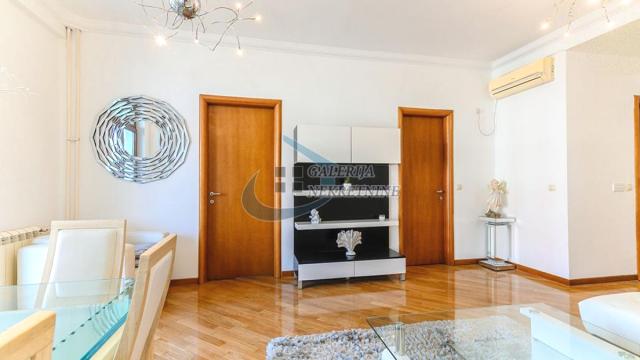 Stan, Dvosoban, Prodaja, 62m2, Karadjordjev park, Vračar, Internacionalnih brigada