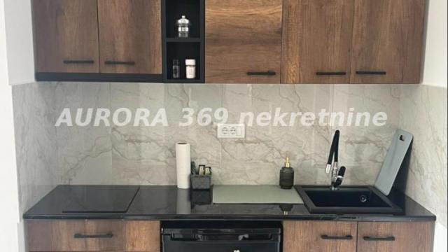 Poslovni prostor, Petosoban, Izdavanje, 350m2, Petrovaradin, Novi Sad