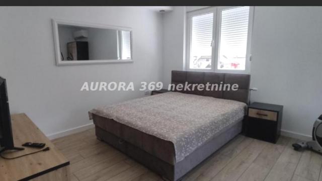 Poslovni prostor, Petosoban, Izdavanje, 350m2, Petrovaradin, Novi Sad