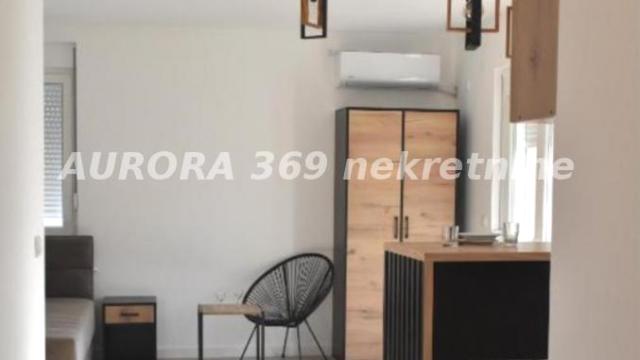 Poslovni prostor, Petosoban, Izdavanje, 350m2, Petrovaradin, Novi Sad