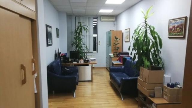 Poslovni prostor, četvorosoban, Prodaja, 145m2, Radnicka