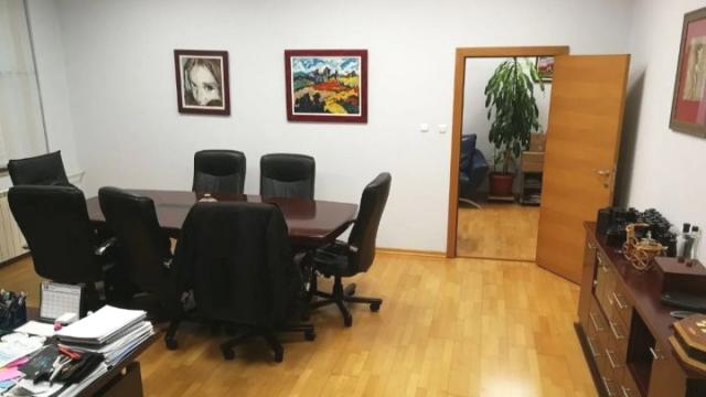 Poslovni prostor, četvorosoban, Prodaja, 145m2, Radnicka