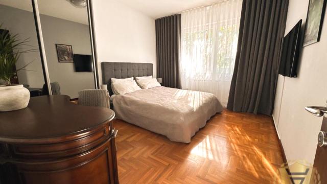 Stan, Dvosoban, Izdavanje, 73m2, Blok 22, Novi Beograd, Antifašističke borbe