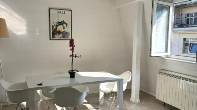 Stan, Dvosoban, Izdavanje, 70m2, Trg Republike, Stari grad, Nušićeva